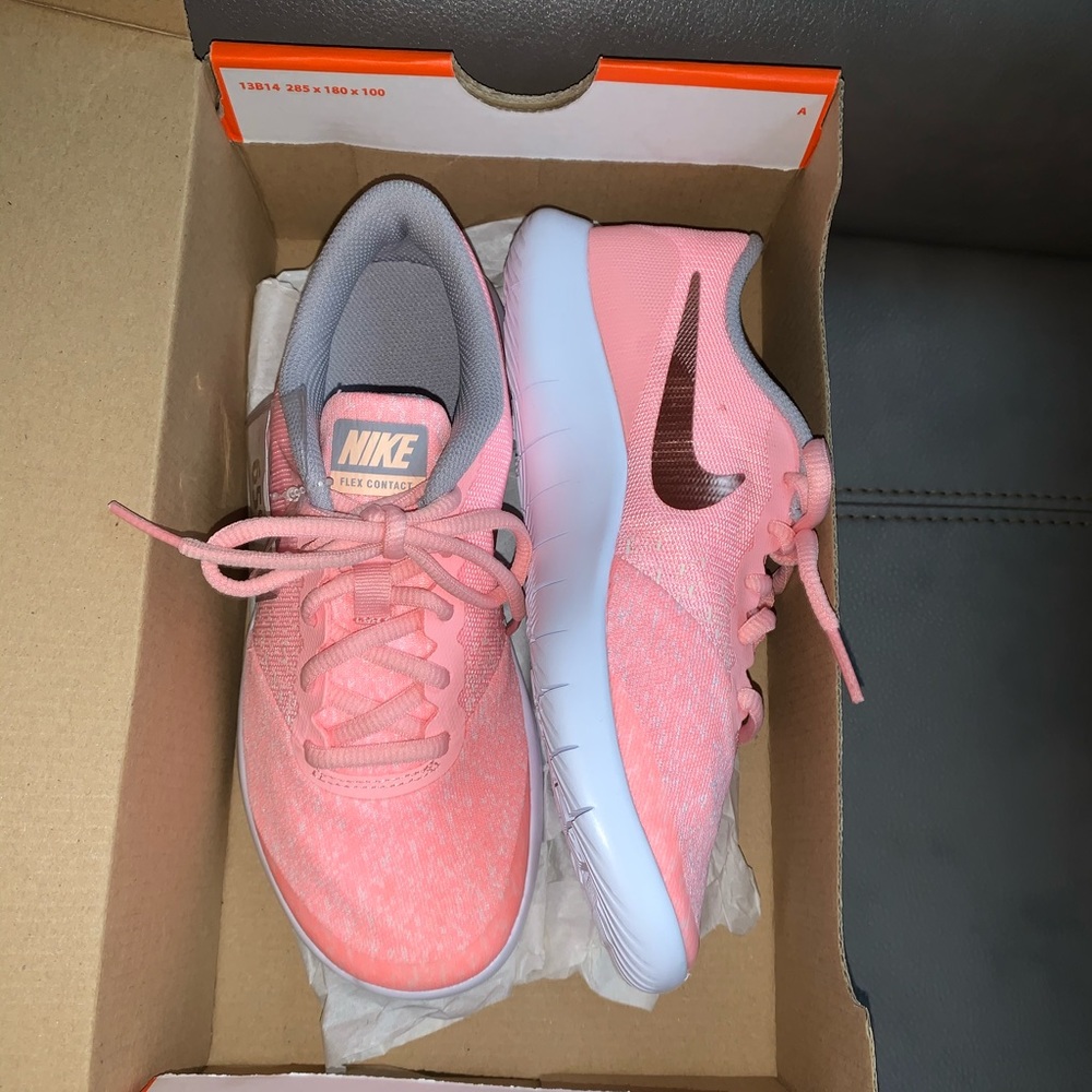 Nike girls shoes size 4y